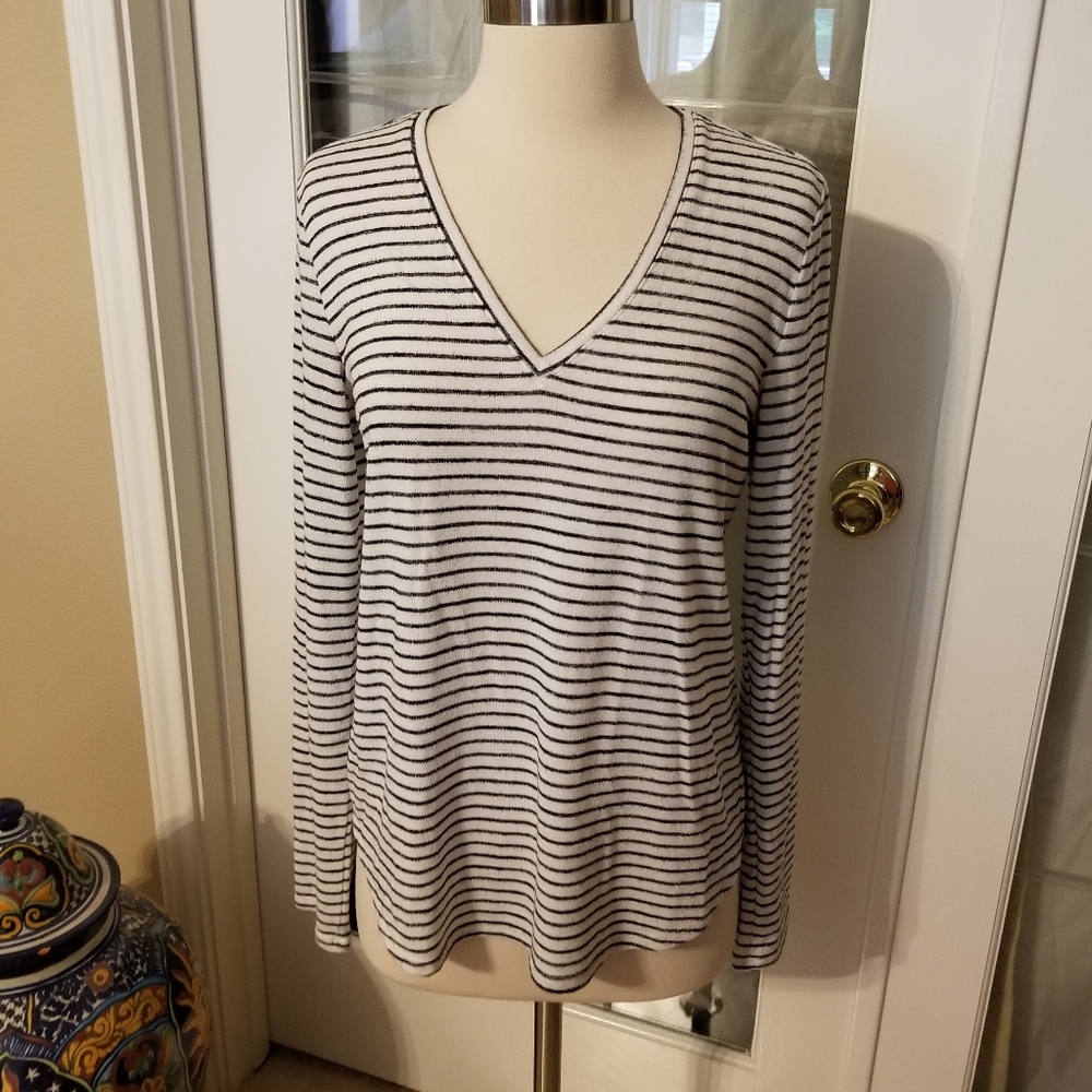 ⭐ 3 for $20 Banana Republic V-Neck Long Sleeve
